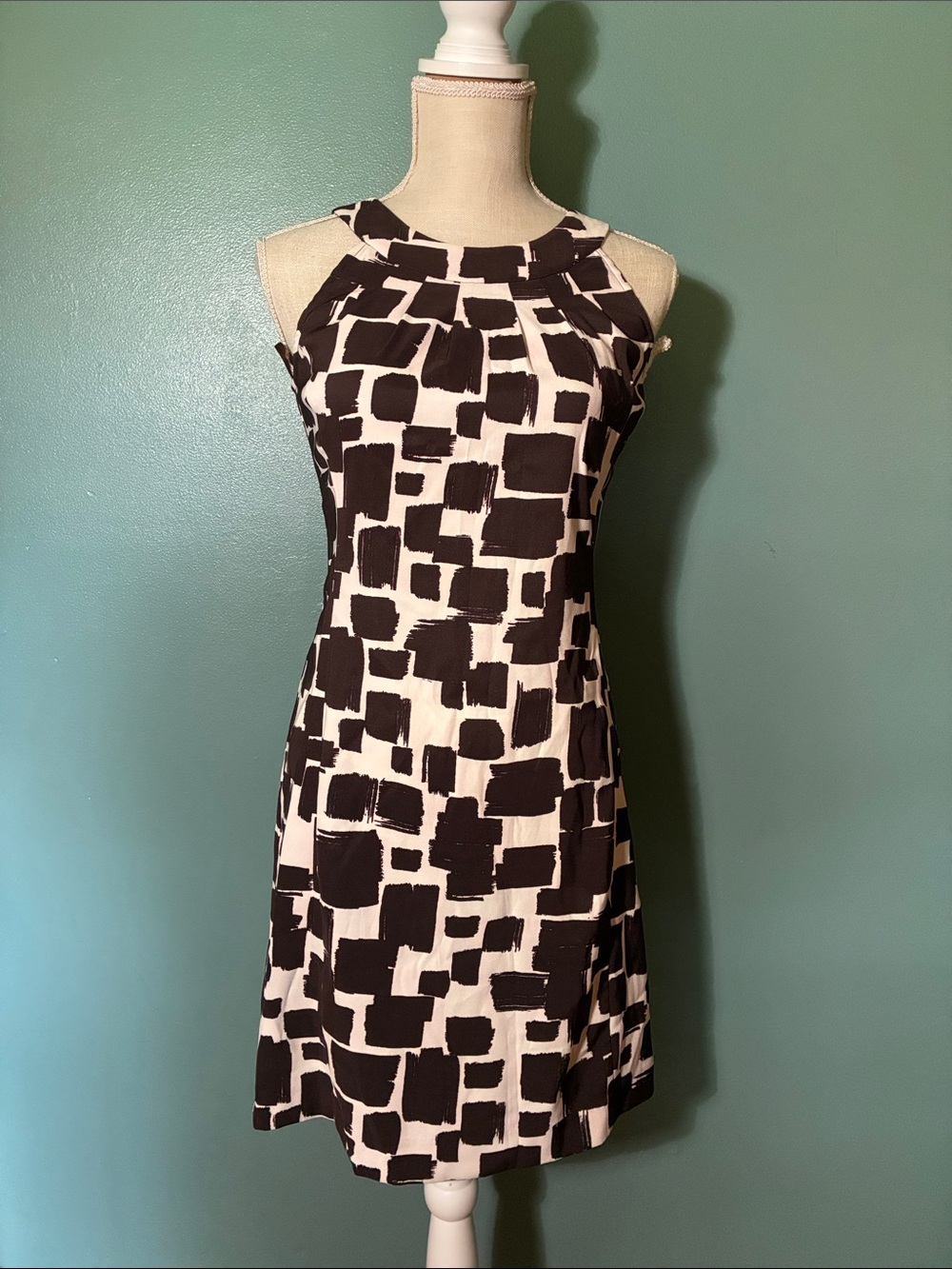 Jessica Howard Black and White Geometric Brushstroke Halter Mini Dress